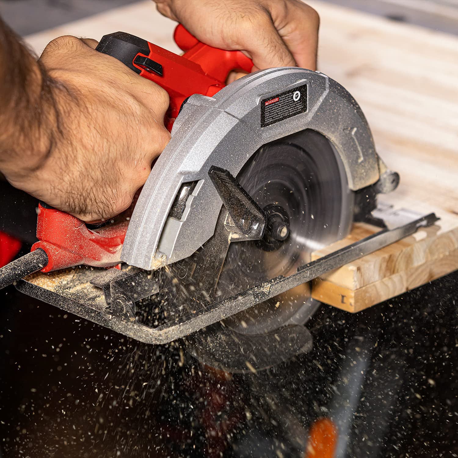 7.25" 14Amp 5500RPM Circular Saw w/ Integrated Dust Blower PS4015
